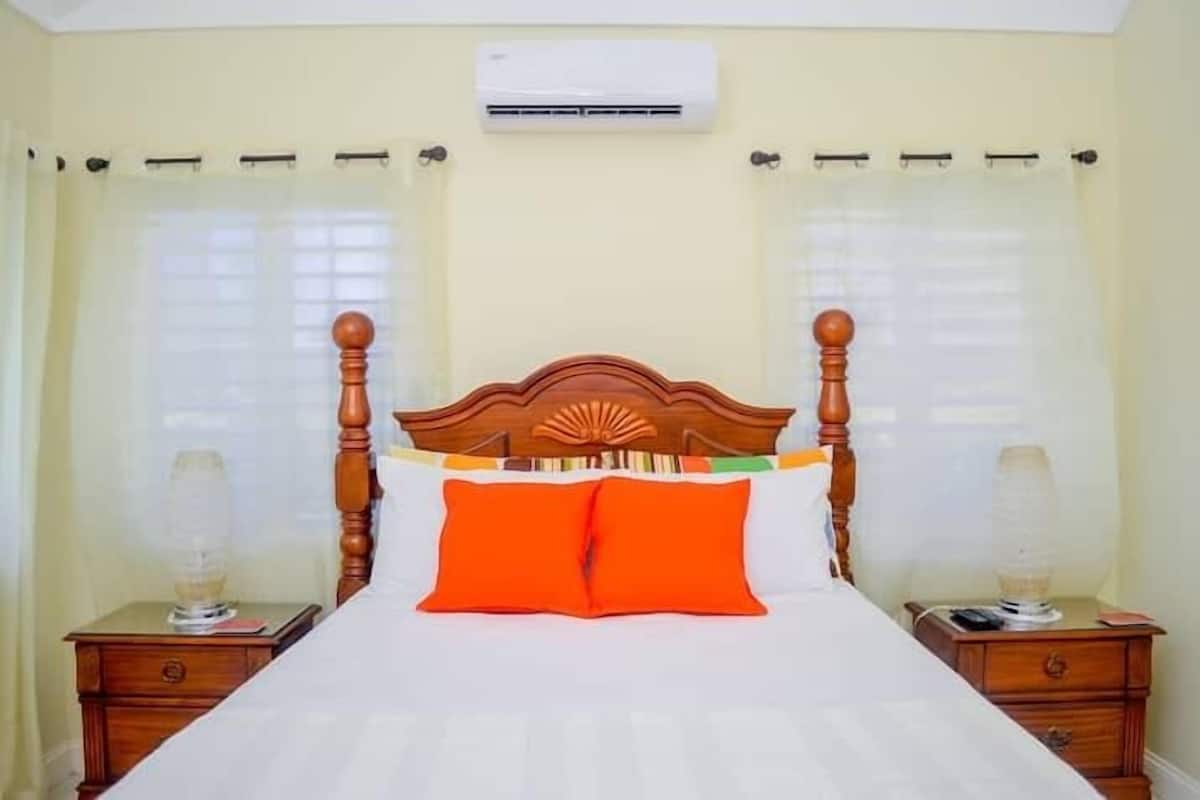 3 bedrooms, in-room safe, individually decorated, individually furnished