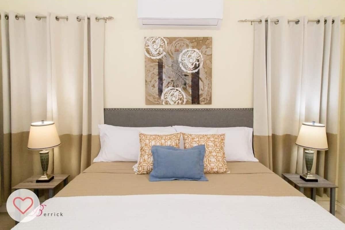 3 bedrooms, in-room safe, individually decorated, individually furnished