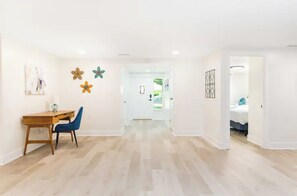 3 soveværelser, skrivebord, strygejern/strygebræt, weekendseng