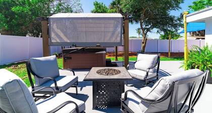 3B/2BA, oasis backyard/Hot tub, quiet neighborhood, ready for snowbirds too!