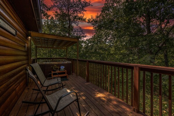 Tina de hidromasaje al aire libre