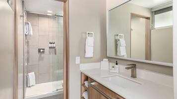 Hårføner og håndklær