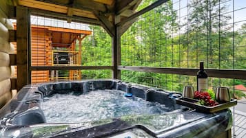 Indoor spa tub