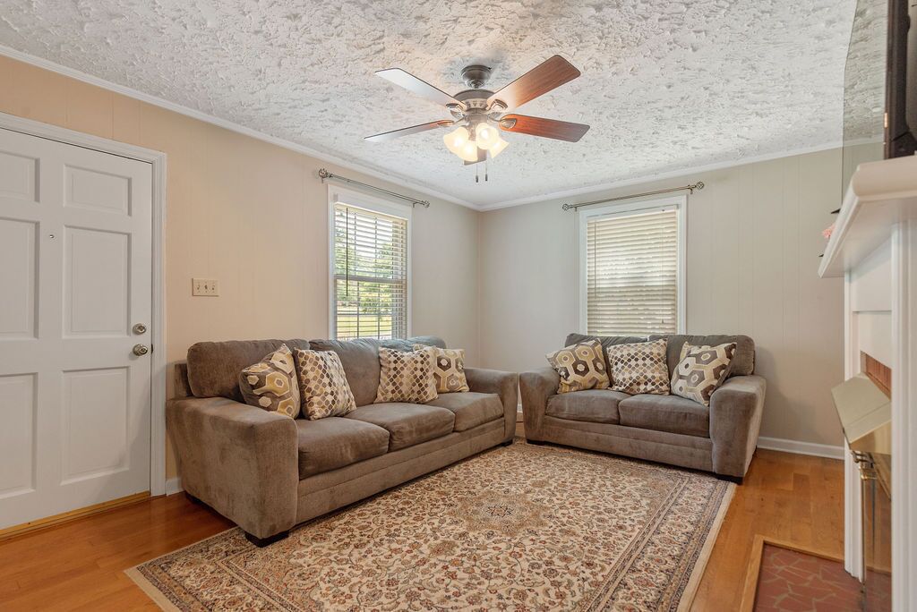 Quiet 4BD Family House w/ Large yard