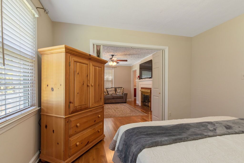 Quiet 4BD Family House w/ Large yard