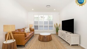 Smart TV, books, stereo - Callala Sunrise - Pet Friendly - 5 Mins Walk to Beach (Callala Beach)