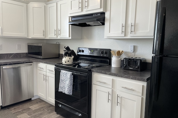 Fridge, microwave, oven, stovetop