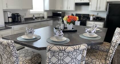 Home With Views Near Grand Canyon West & Skywalk