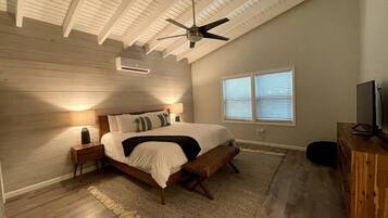 2 makuuhuonetta, työpöytä, vauvan matkasänky, ilmainen Wi-Fi