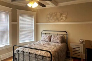 2 bedrooms, desk, iron/ironing board, travel crib