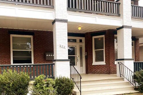 Highland Park Place: Historic Two Bedroom Apt!