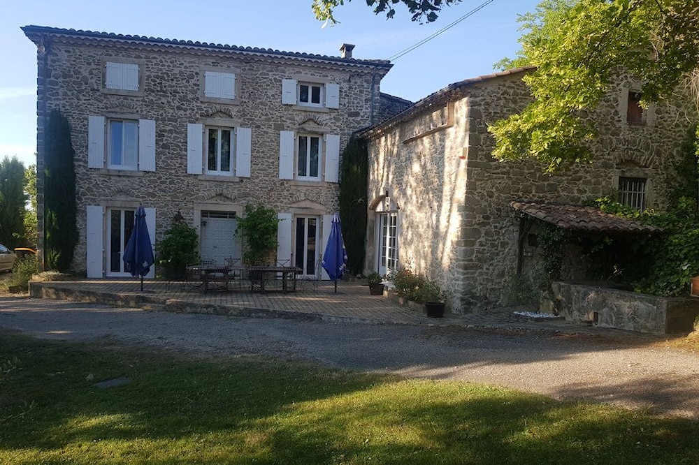 Gîte La Lisette en Drôme Provençal en Campagne à 5min du Beau Village de Saou !