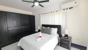 Room - Modern, Secluded Property With an Infinity Pool and Extremely fast wifi (Sosúa)