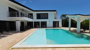 Front of property - Modern, Secluded Property With an Infinity Pool and Extremely fast wifi (Sosúa)