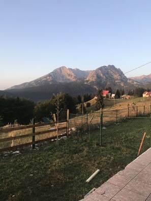 Property grounds - Vista Pitomine,planinska kuca sa panoramskim pogledom (Pitomine)