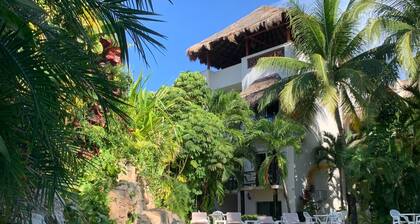 Casa De Namaste- Relaxing 1 Br Condo near Playa's best Beaches & 5th Ave!