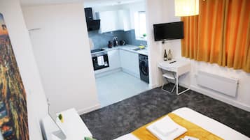 Apartment | 2 bedrooms, iron/ironing board, free WiFi, bed sheets