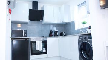 Apartment | Private kitchen | Fridge, microwave, oven, stovetop
