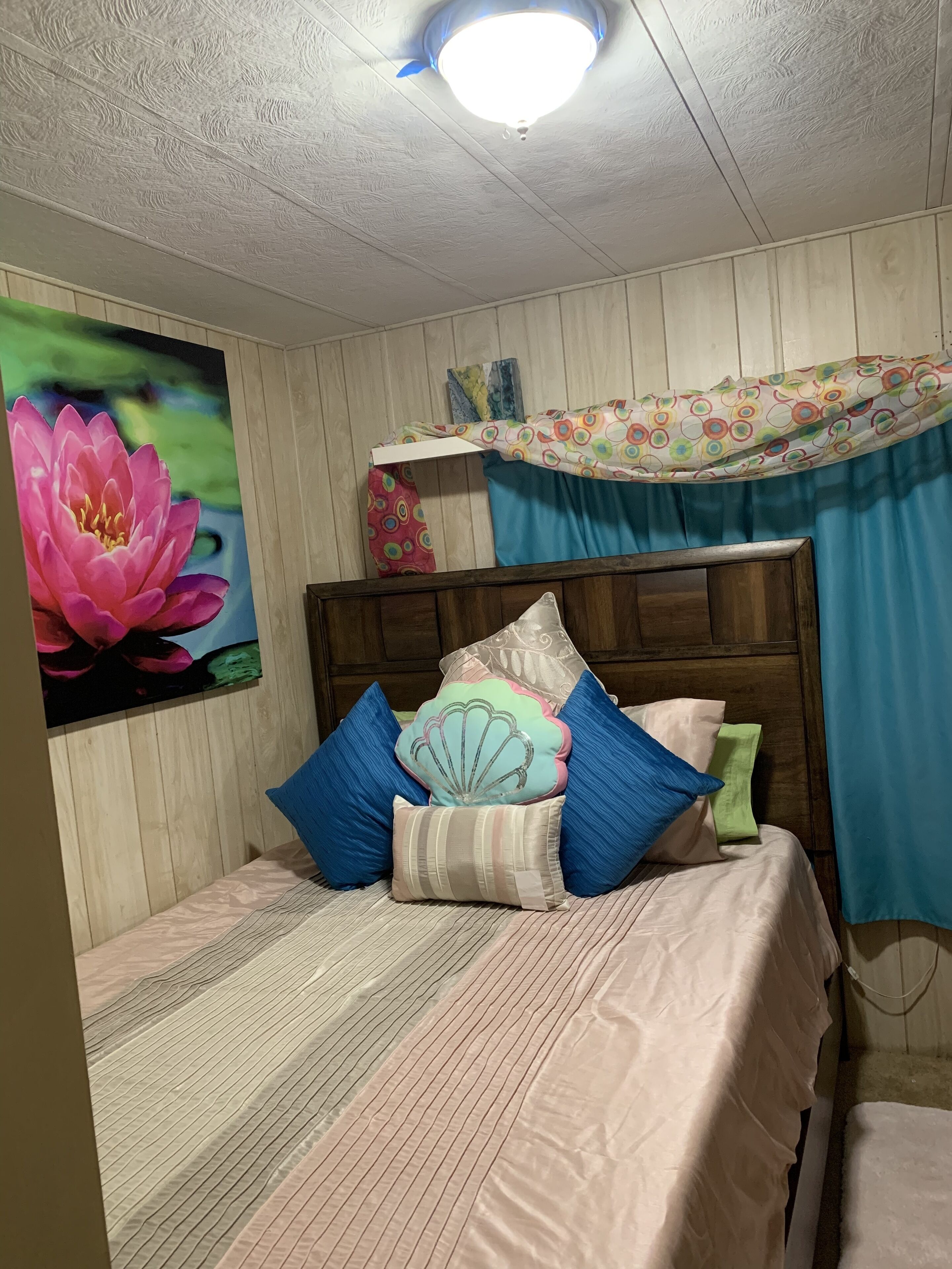 Great Scottsdale Location 2Bed /1Bath /Club House/Pool /Golfing/Parks near by