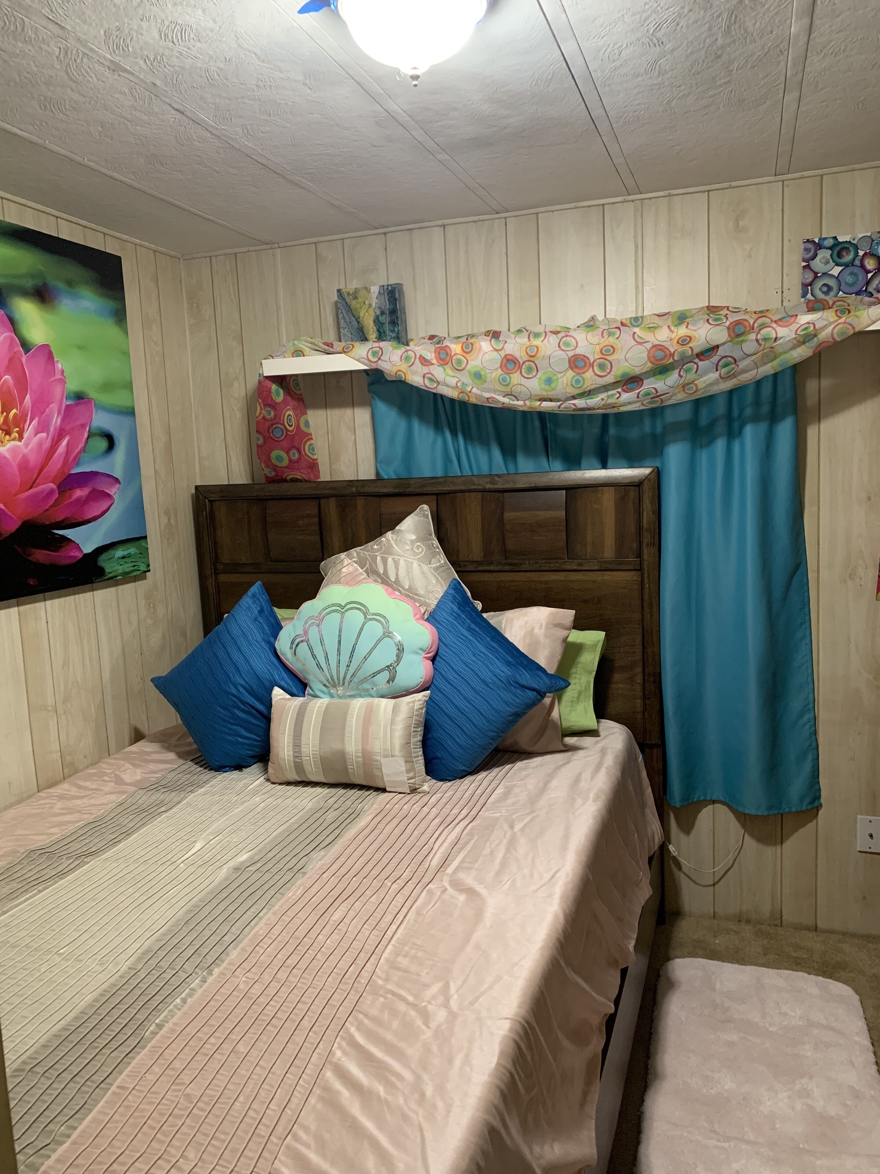 Great Scottsdale Location 2Bed /1Bath /Club House/Pool /Golfing/Parks near by