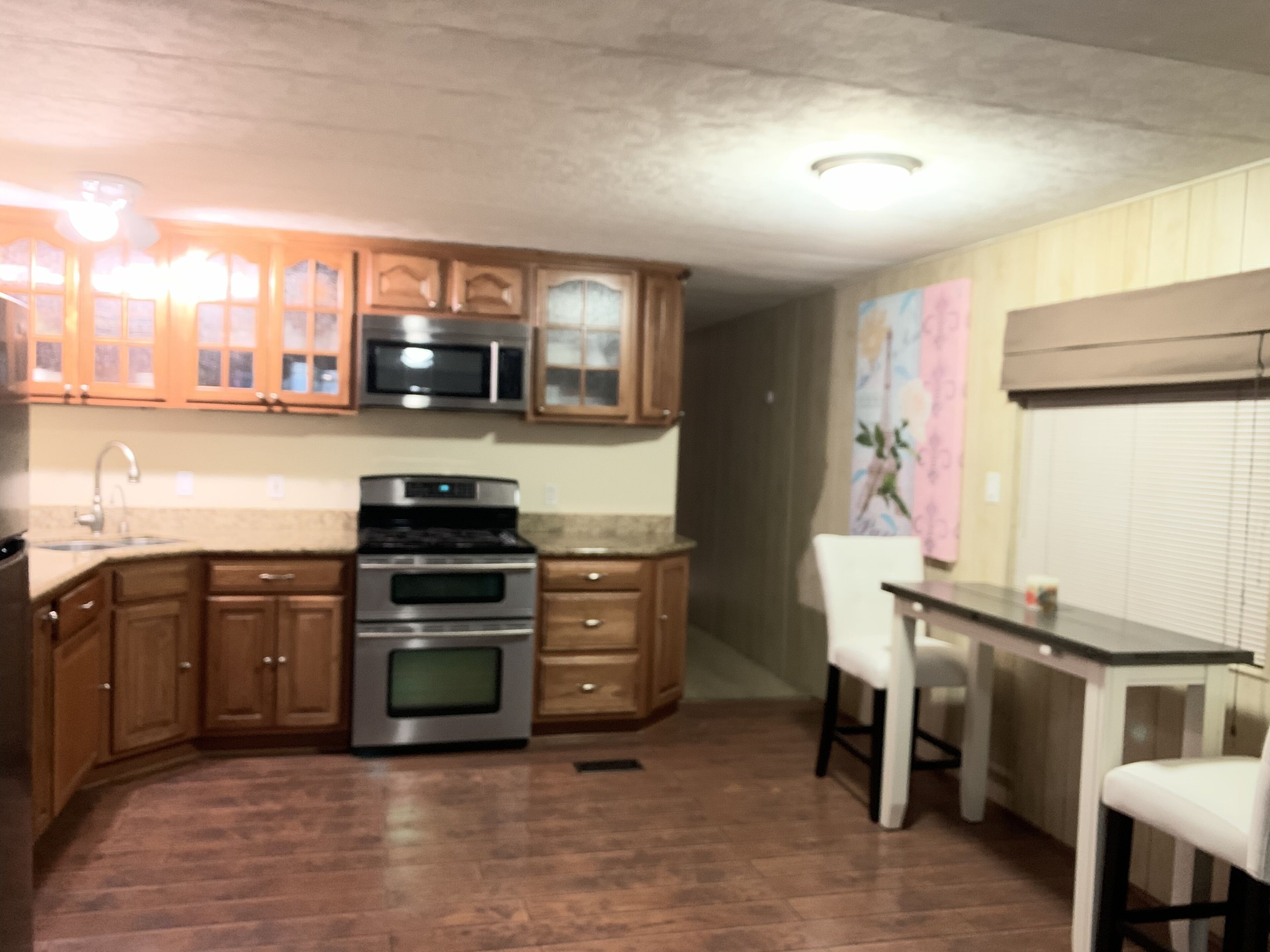 Great Scottsdale Location 2Bed /1Bath /Club House/Pool /Golfing/Parks near by