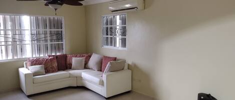 Televisor intel·ligent i estèreo