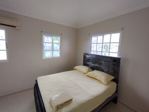 3 Schlafzimmer, Schreibtisch, kostenloses WLAN, Bettwäsche