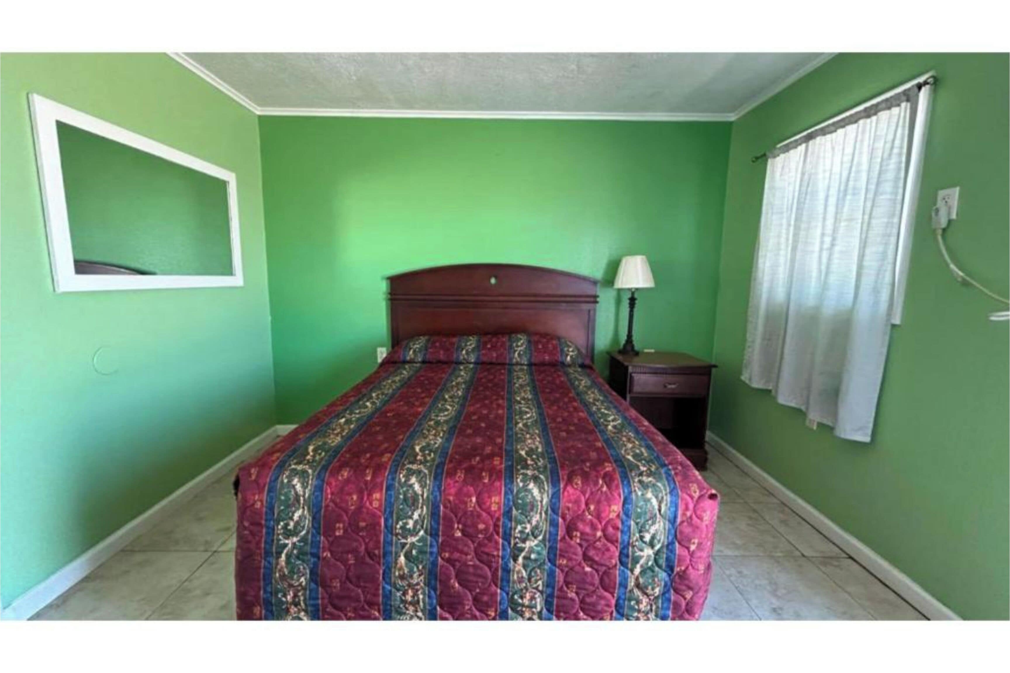 Habitación, 1 cama matrimonial | Wifi gratis y ropa de cama 