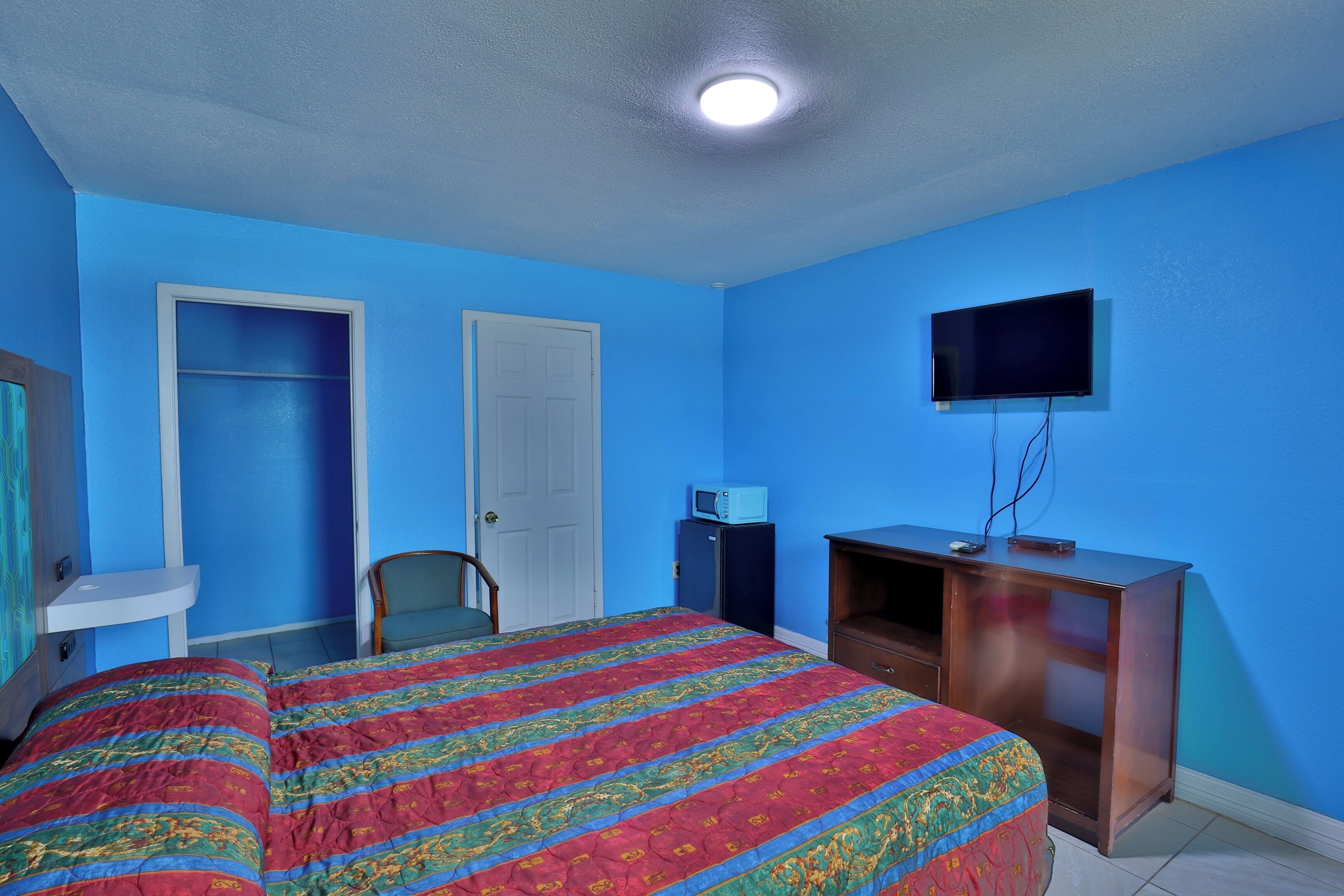 Room, 1 Queen Bed | WiFi (free), bed sheets