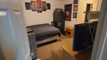 4 多间卧室、免费 WiFi、床单