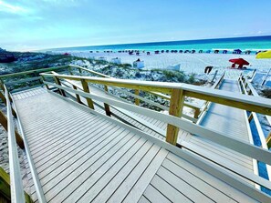 Property grounds - Maravilla Getaway - Miramar Beach (Miramar Beach)