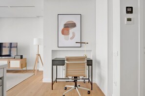 Interior - Amazing Chueca 1BR, in the heart of Madrid, by Blueground (Madrid)