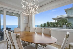 Casa, varias camas | Restaurantes