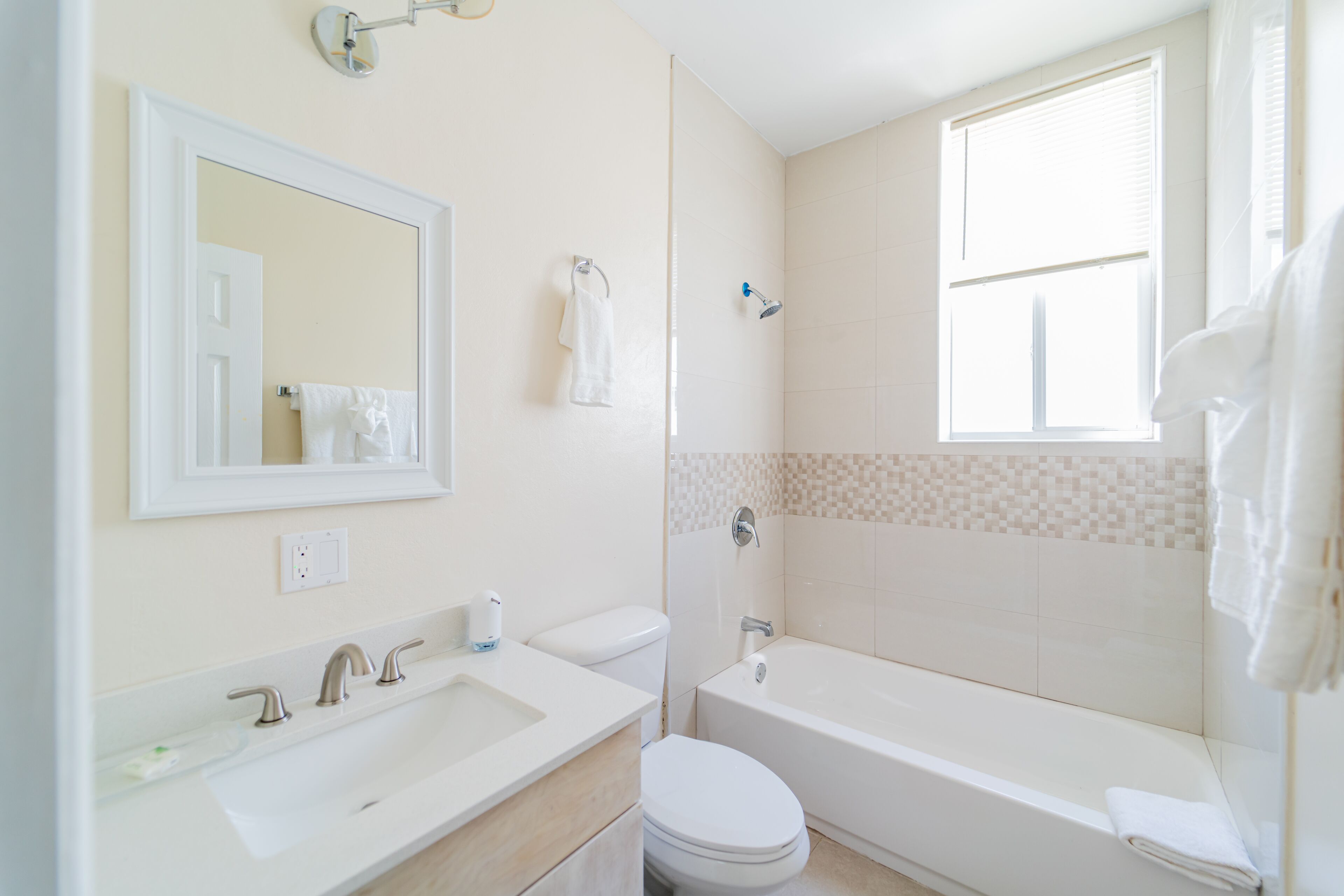 Le Bleu Bed and Breakfast