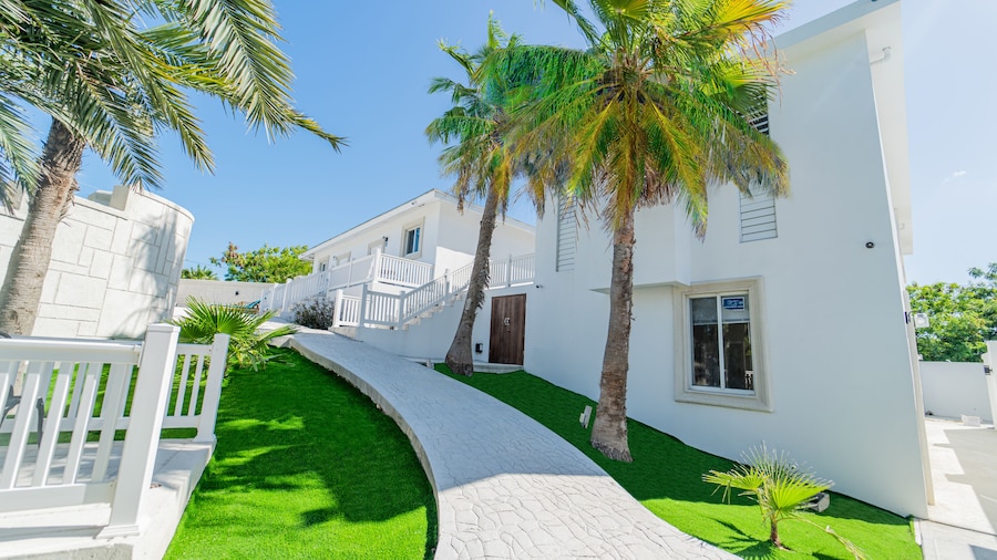 Le Bleu Bed and Breakfast