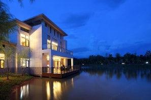 รูปภาพที่ไม่ได้จัดประเภท, 3 จาก 53, ปุ่ม