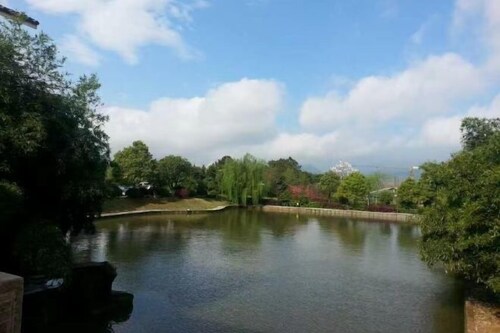 Longhushan Daoyuan Villa