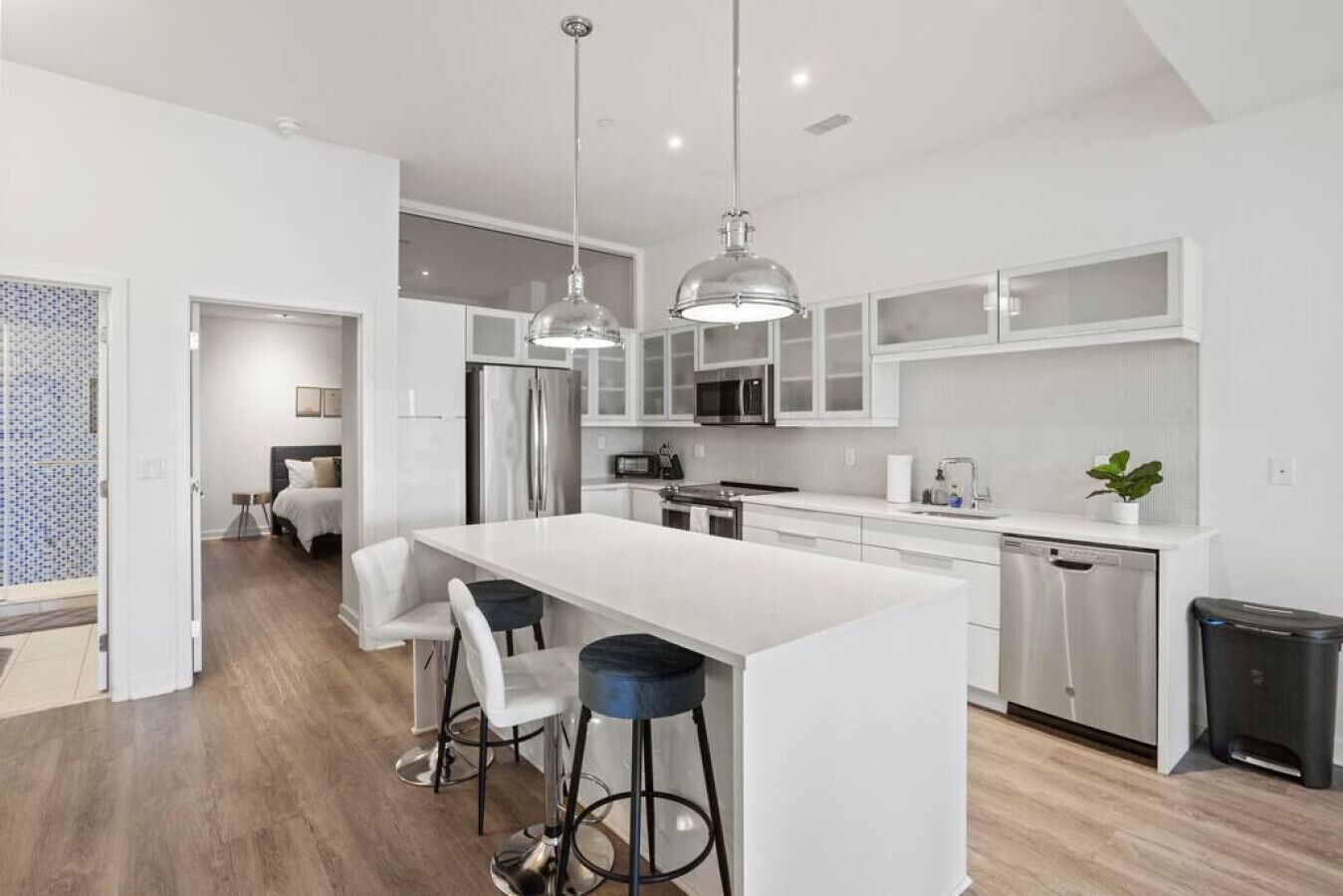 冰箱、微波炉、烤箱、炉灶