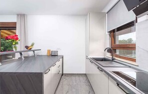 Fridge, microwave, oven, stovetop