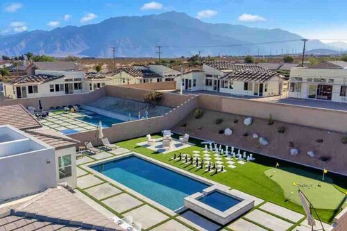 Summer specials! Pool+spa+gameroom+putting green