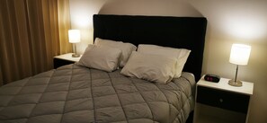 3 slaapkamers, een bureau, een strijkplank/strijkijzer, gratis wifi