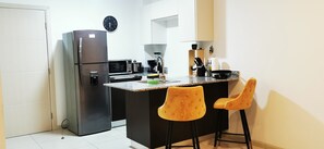 Microwave, oven, stovetop, coffee/tea maker - Bello Apartamento en las Alturas, Ideal Para Descansar y Relajarse! (Heredia)