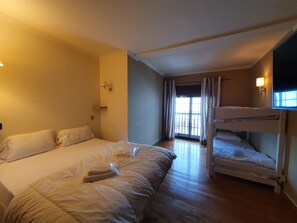 4 soverom, strykejern/-brett og internettilgang