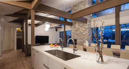 Silver Maple Chalet