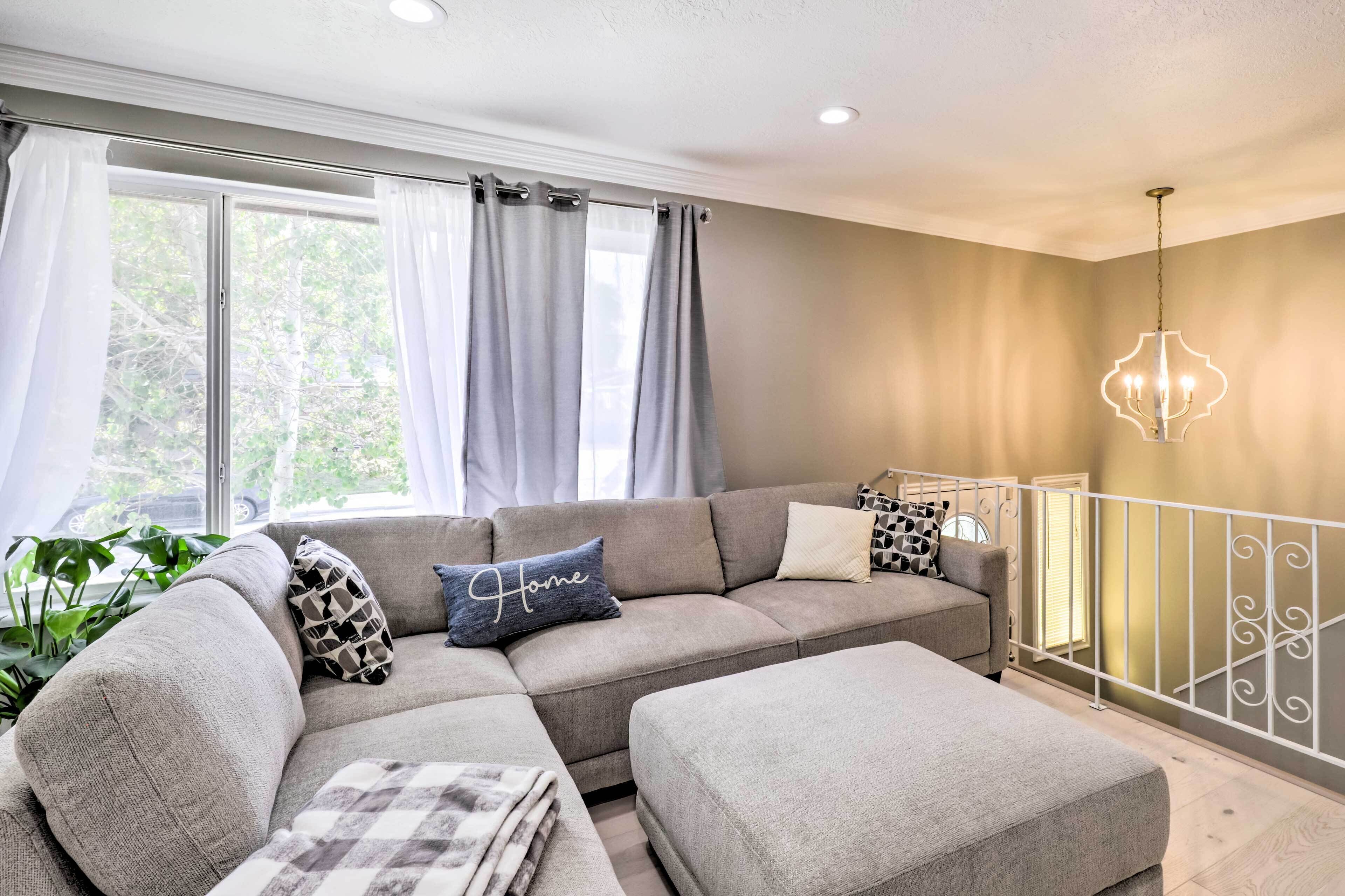 Cozy Magna Apartment - Near Parks & Lakes!