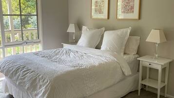 3 makuuhuonetta, työpöytä, silitysrauta/-lauta, ilmainen Wi-Fi