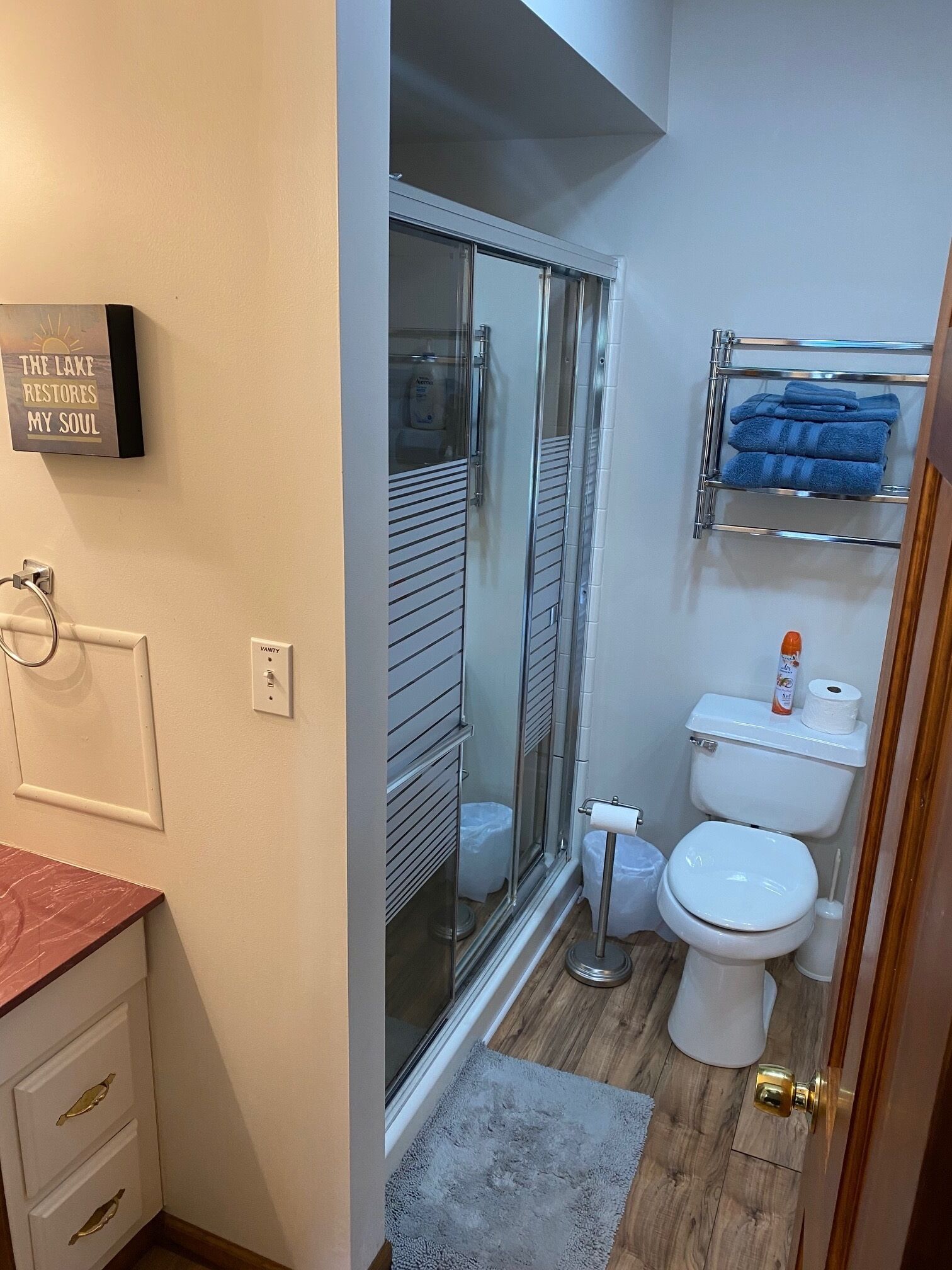 Sunset Hideaway located on no wake canal w/close access to boat launch&main lake