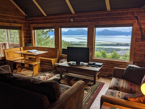 Private Cabin with a View!