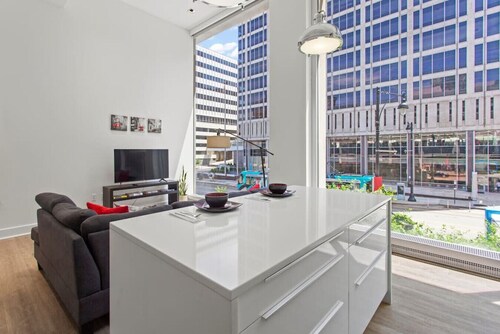 ☆ Modern, Spacious, Cozy Downtown KC ☆