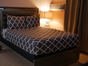 1 bedroom, in-room safe, iron/ironing board, free WiFi